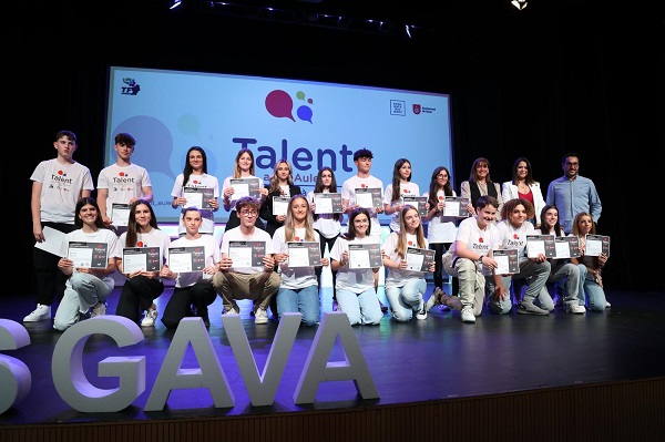Una app donde personas con necesidades conectan con jóvenes ofreciéndoles vivienda gana el Gavà Talento en las Aulas 2024